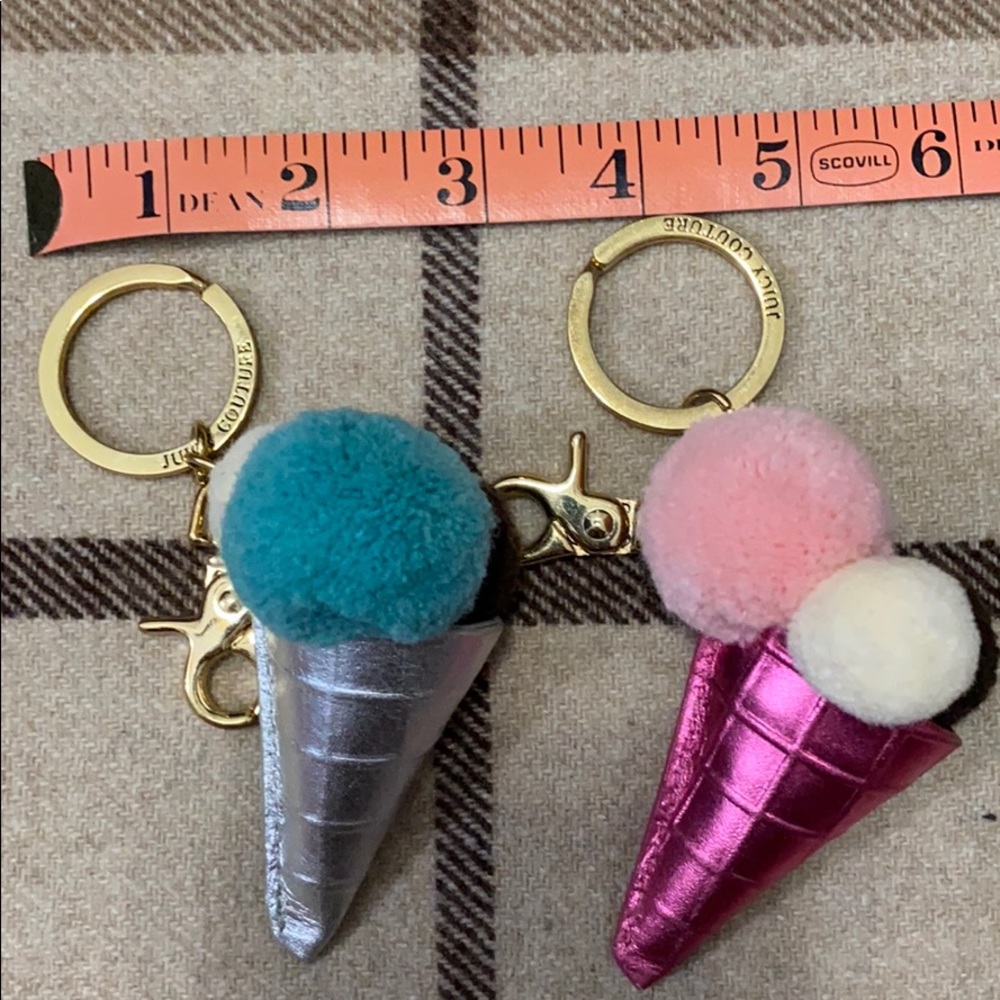 JUICY COUTURE 2X ICE-CREAM KEY CHAIN